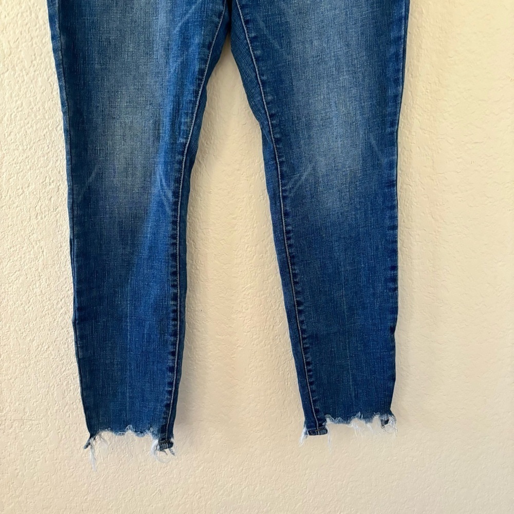 14 Tall NY&Co Curvy Sculpting Skinny Jeans - Picture 3 of 10